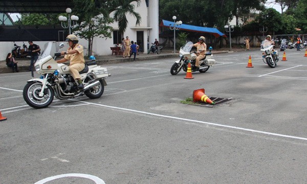 Saigon Chapter cung CSGT Dong Nai luyen ky nang tren moto PKL-Hinh-3